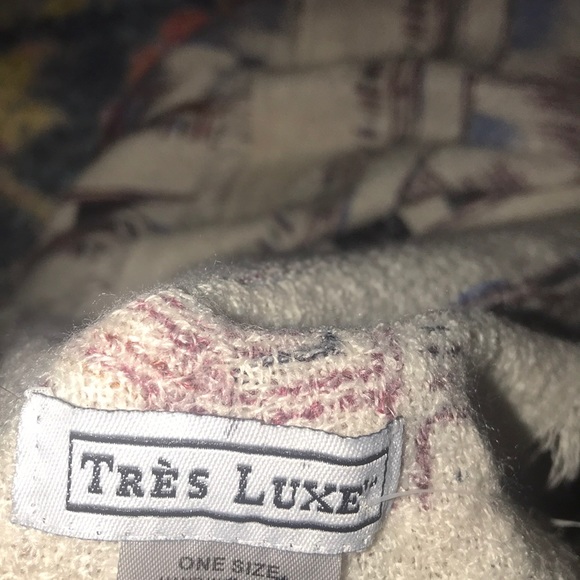 NWT Tres Luxe Navajo Print wrap - Picture 9 of 11